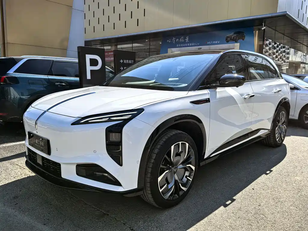 Hongqi Tiangong 08 2025 model 565 Ultra four-wheel drive version