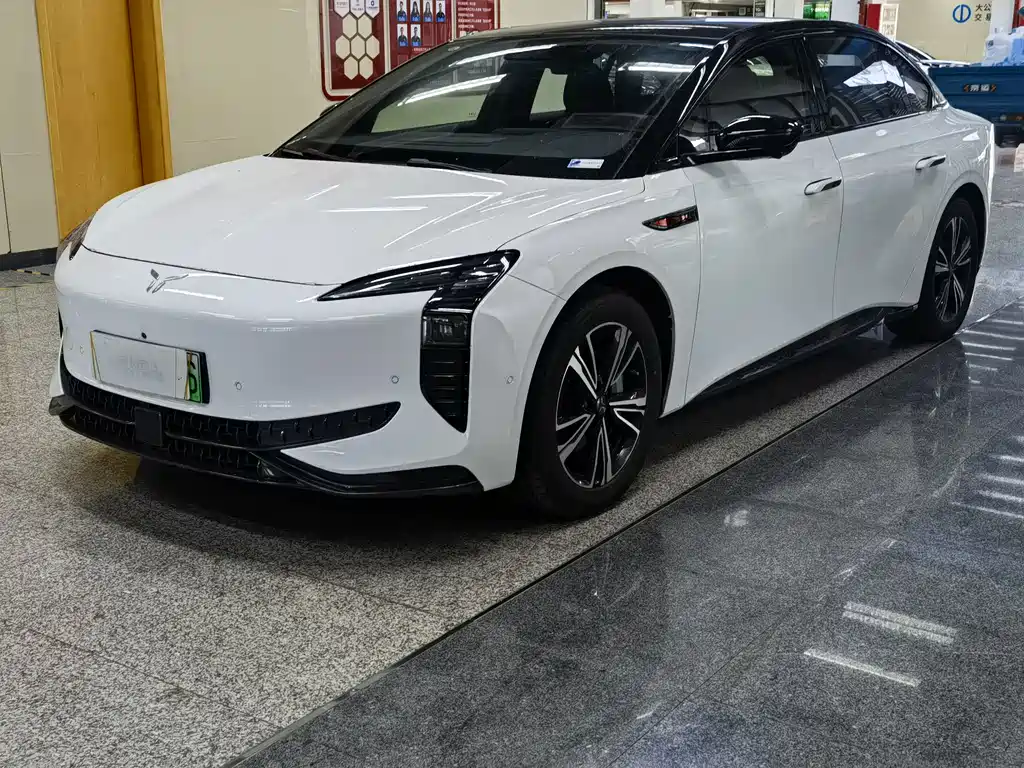 Hongqi EH7 2024 model 690 Pro