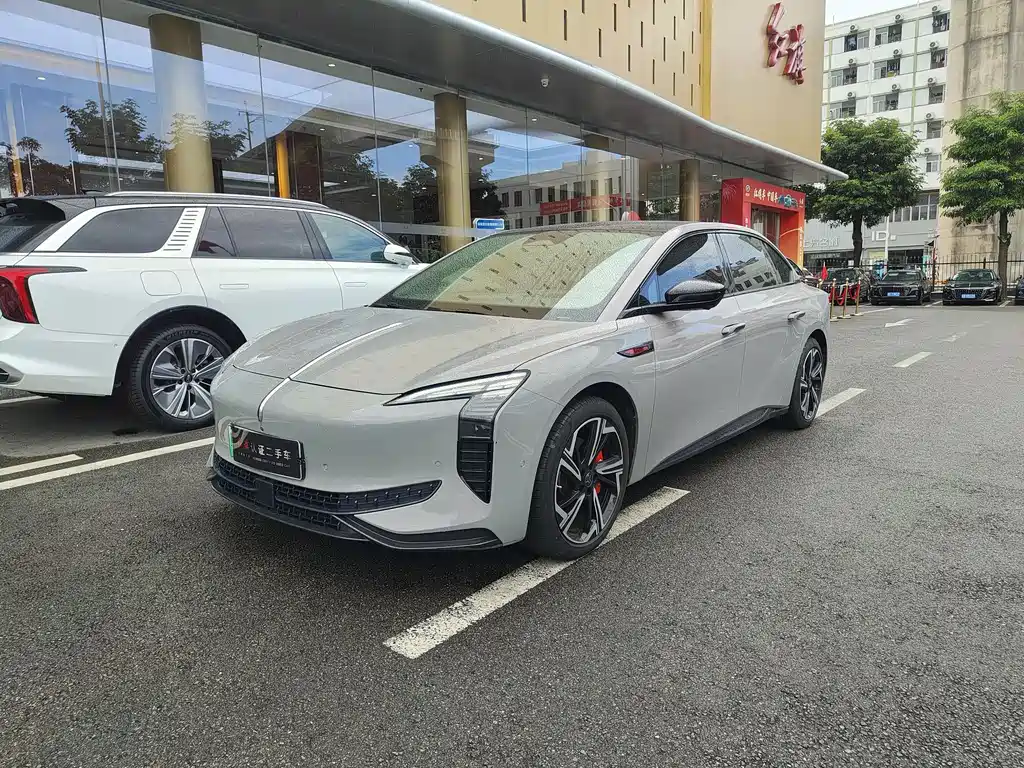 Hongqi EH7 2024 model 760 Pro+ four-wheel drive version