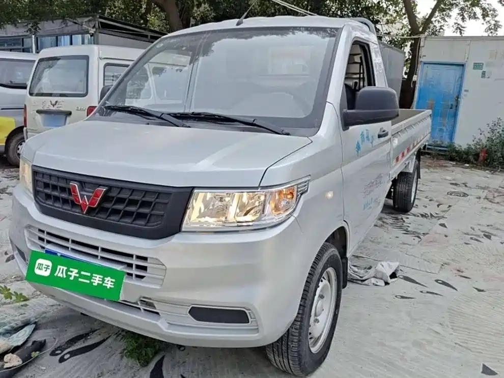 Новая карта Wuling Rongguang 2023 года выпуска, модель 1,5 л, однорядный базовый багажник