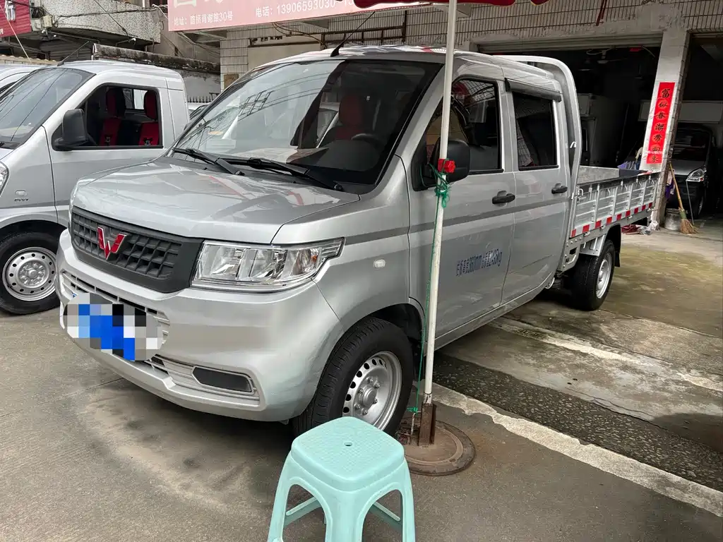 Wuling Rongguang New card 2023 1,5-литровая двухрядная расширенная версия Standard LAR