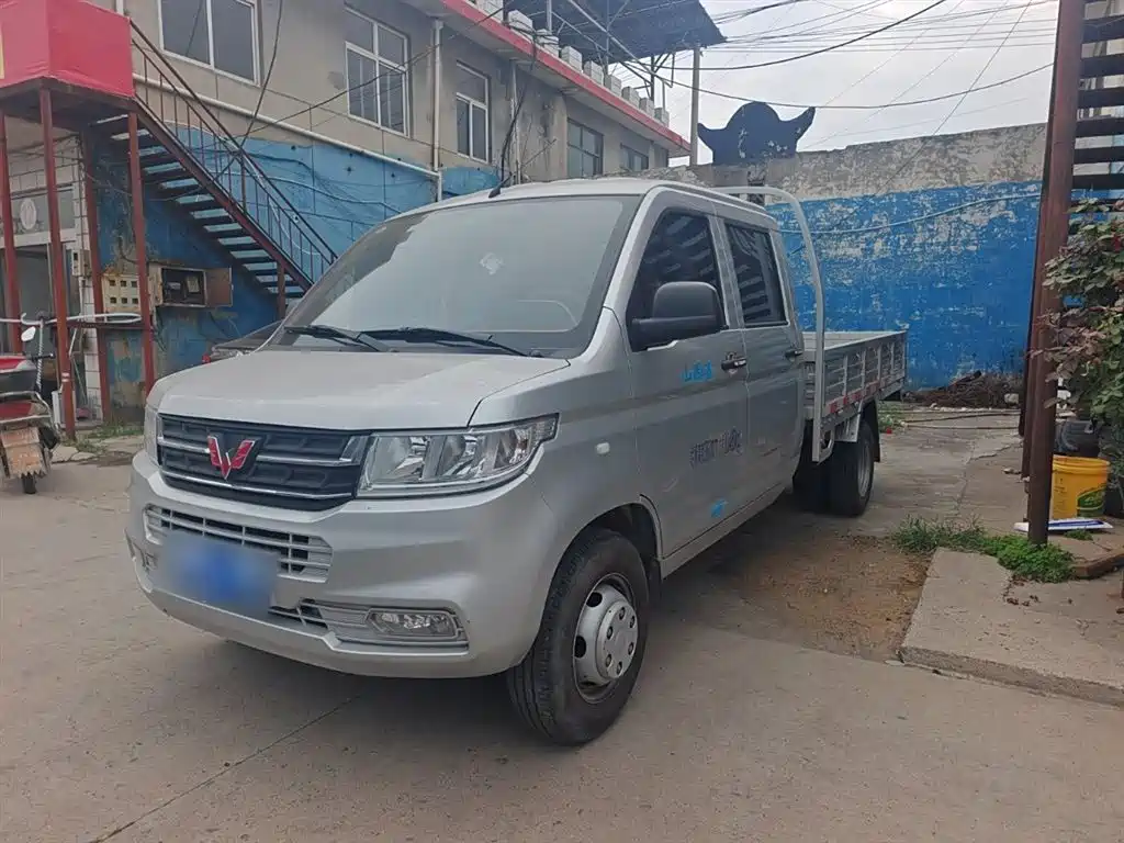 Wuling Rongguang new card 2021 модель 1,8-литрового комфортабельного двухрядного автомобиля с двумя задними колесами LJ479Q6