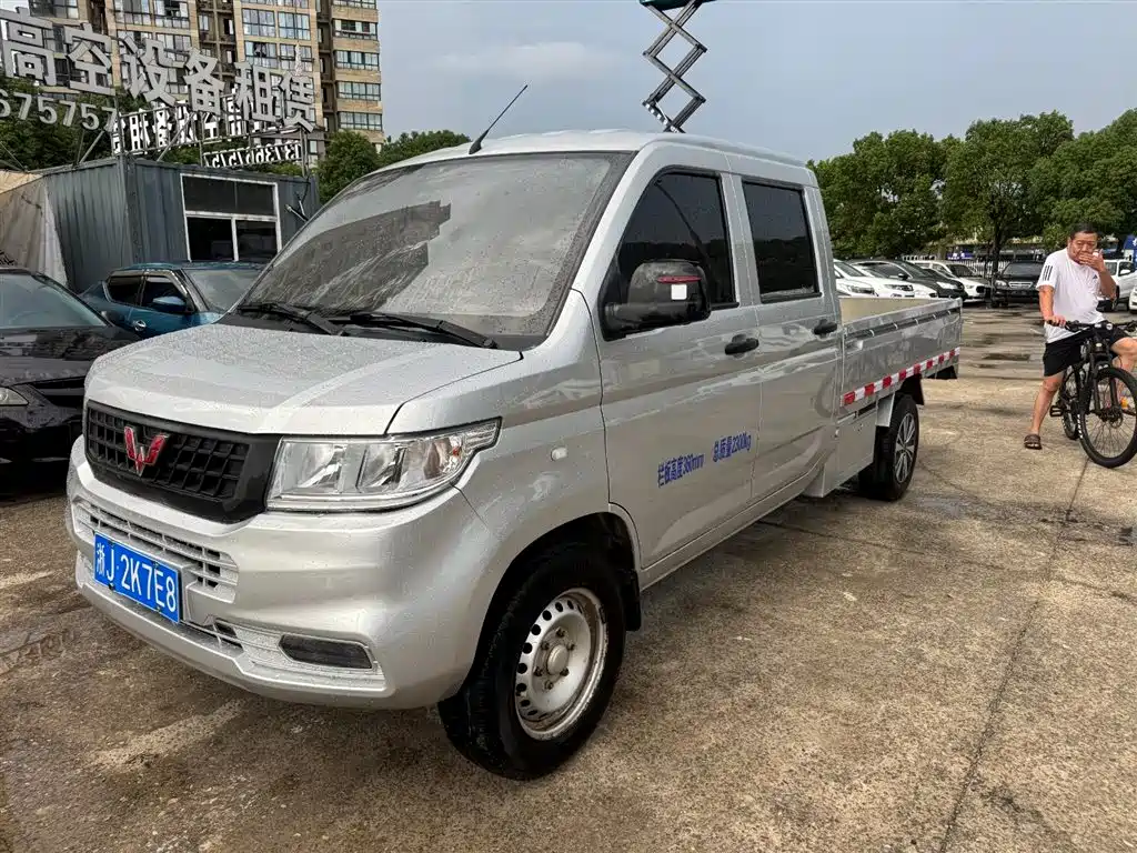 Новая карта Wuling Rongguang 2019 1,5-литровый двухрядный National VI L3C