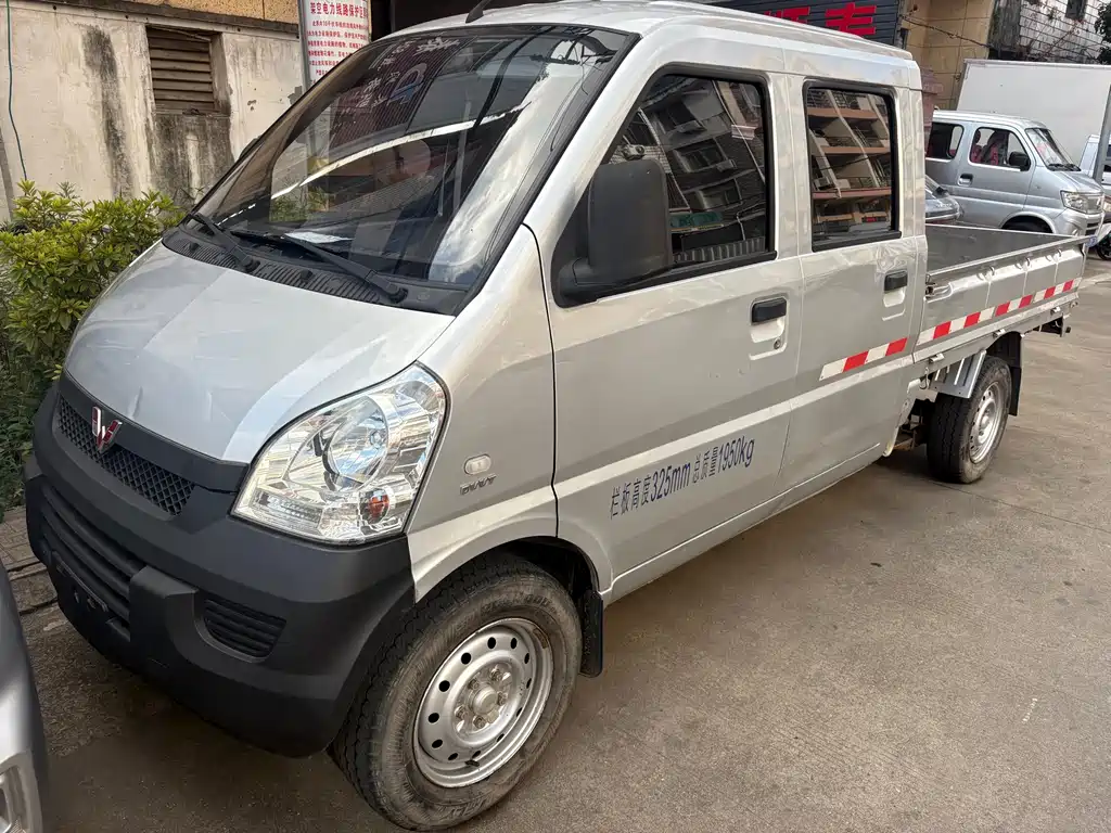 Wuling Rongguang small card 2019 модель 1,5 л базовая двухрядная National VI L3C