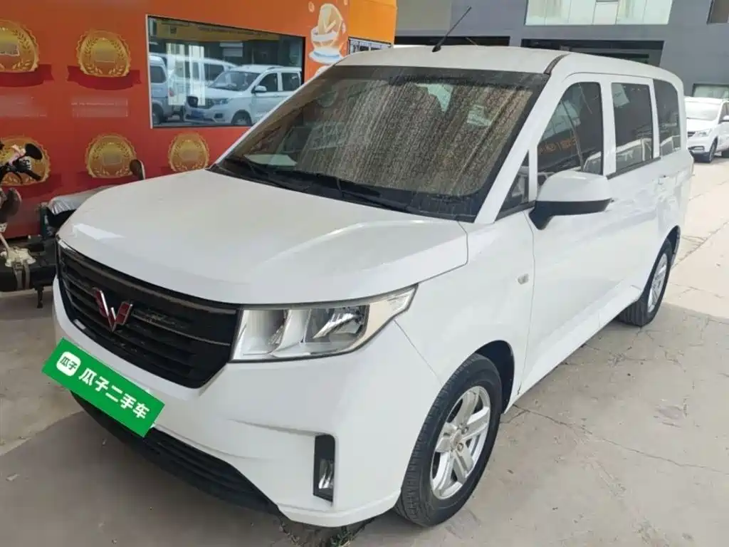 Wuling Hongguang PLUS 2020 1.5L manual Comfortable 7-seater