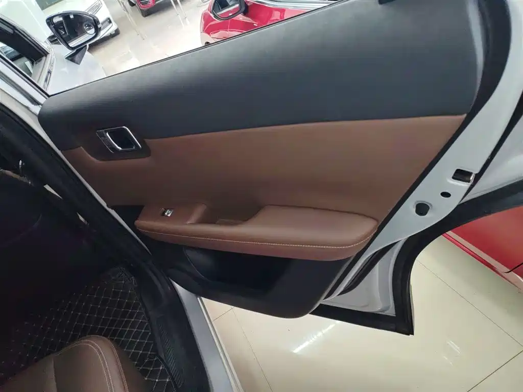 Фото машины 26