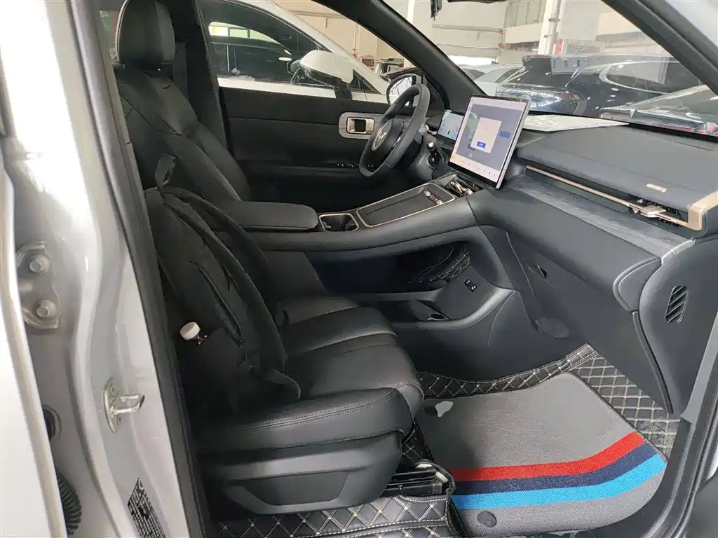 Фото машины 24