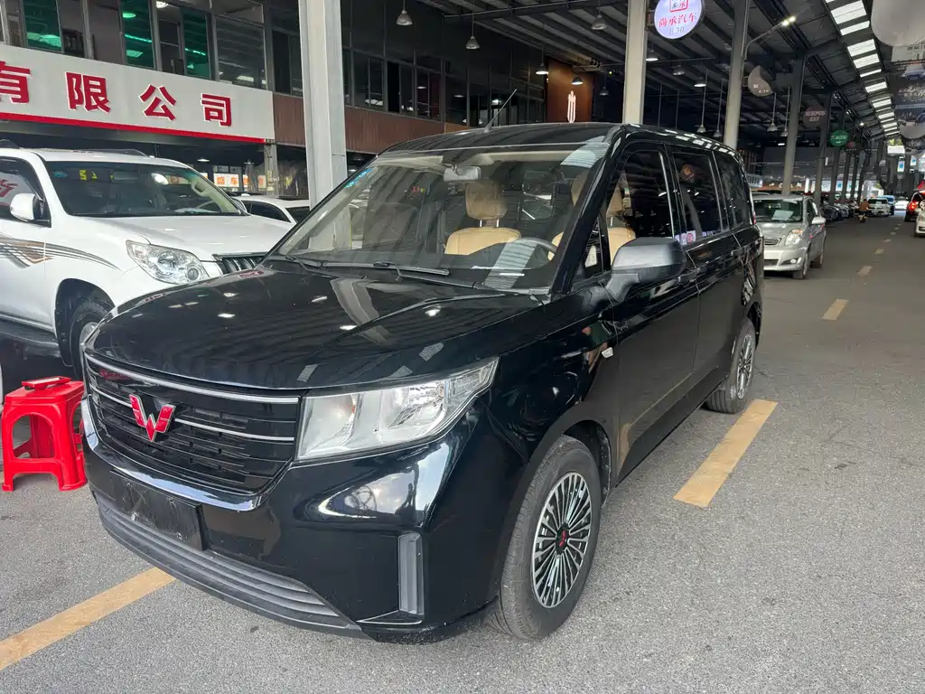 Wuling Hongguang PLUS 2019 1.5T manual Standard 5-seater