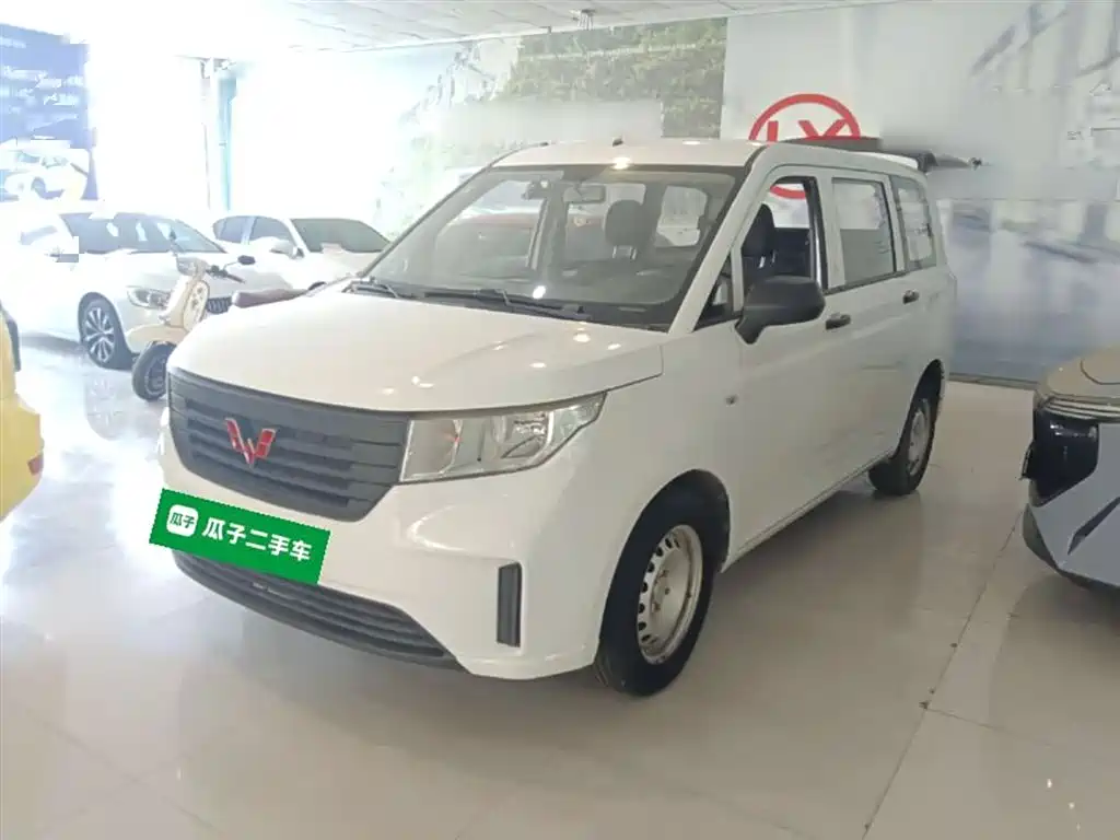 Wuling Hongguang PLUS 2019 1.5T manual Standard 7-seater