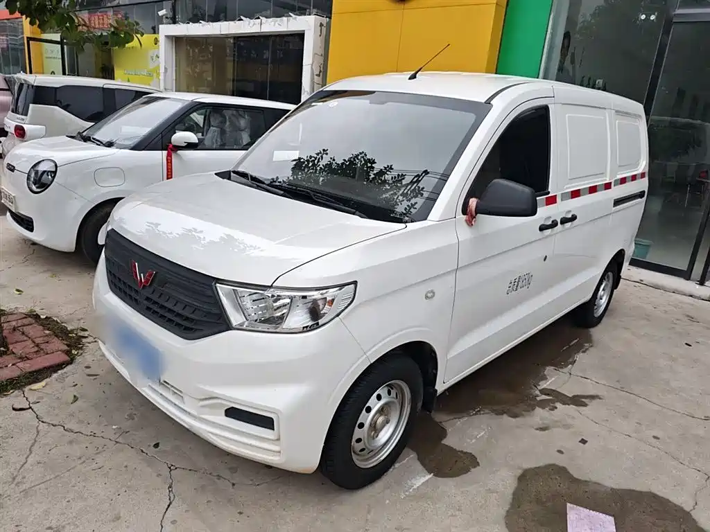 Wuling Hongguang V 2022 1,5-литровая версия Jinjin для уплотнения окон автомобиля с гидравлическим усилителем LAR