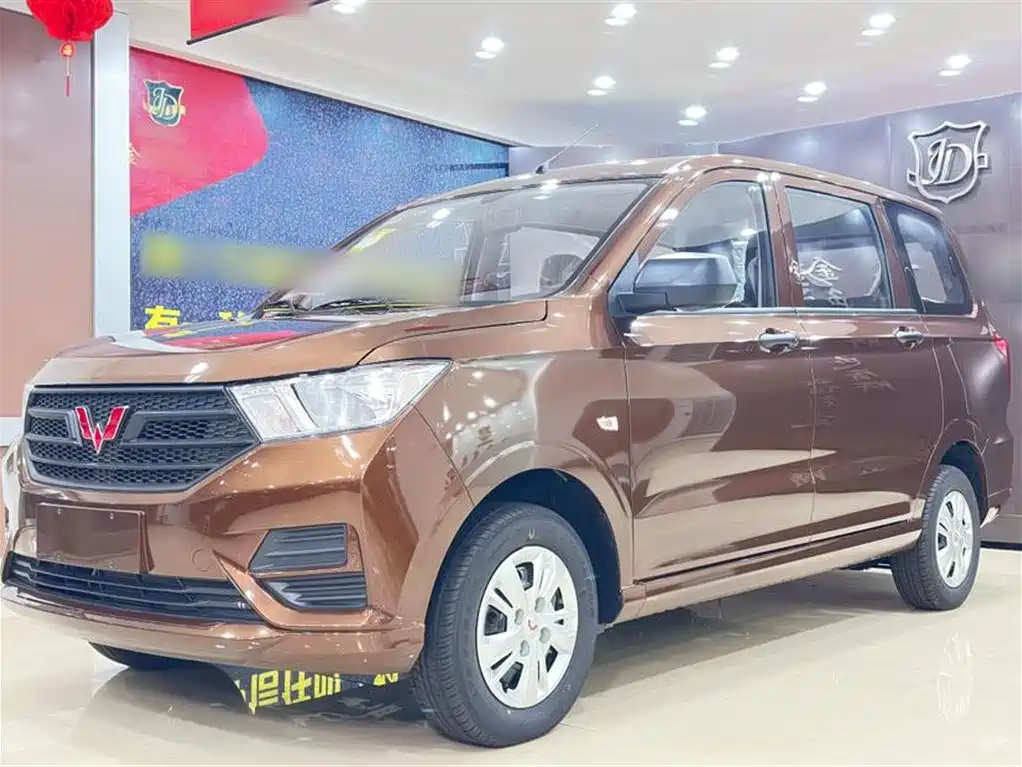 Wuling Hongguang 2021 1,5-литровый рестайлинг с базовым электрическим приводом LAR