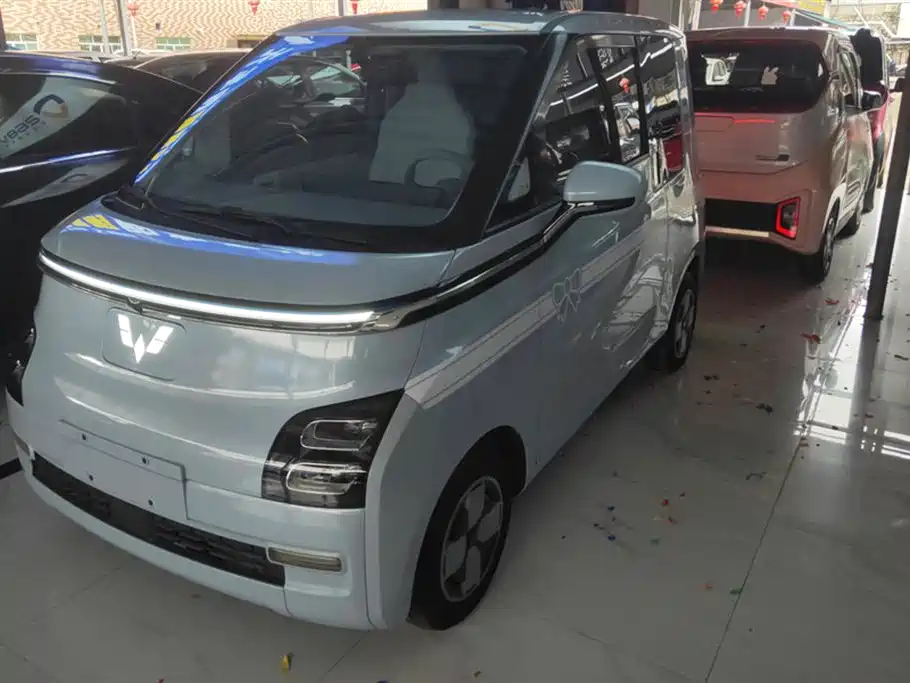 Четырехместный Wuling Air ev Clear Sky 2023-Усовершенствованная версия