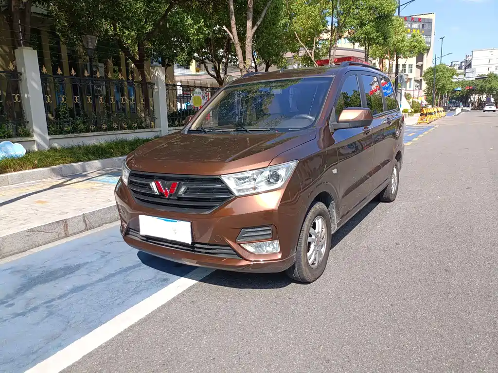 Wuling Hongguang 2021 1,5 Л С комфортным объемом
