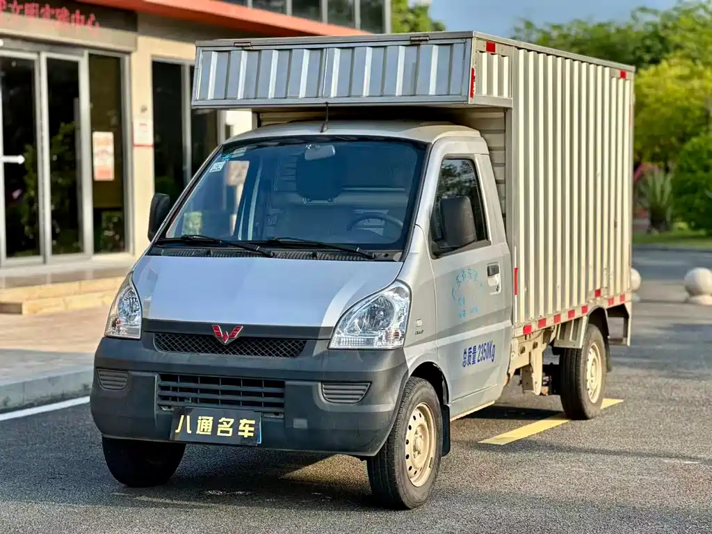 Wuling Rongguang small Card 2021 модель 1,5 л базовая однорядная L3C