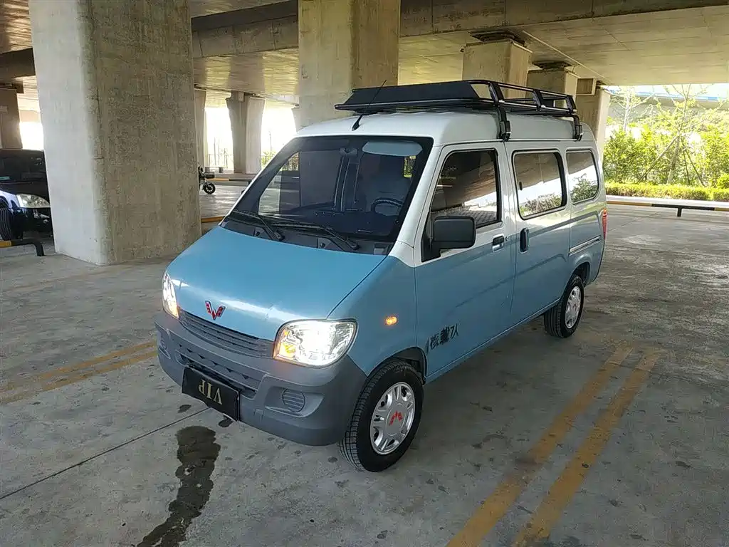 Wuling Zhiguang 2023 1,5 Л Практичный 5/7 местный