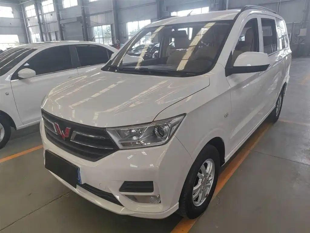 Wuling Hongguang 2019 1,5 Л.С. Стандартный национальный стандарт VI LAR