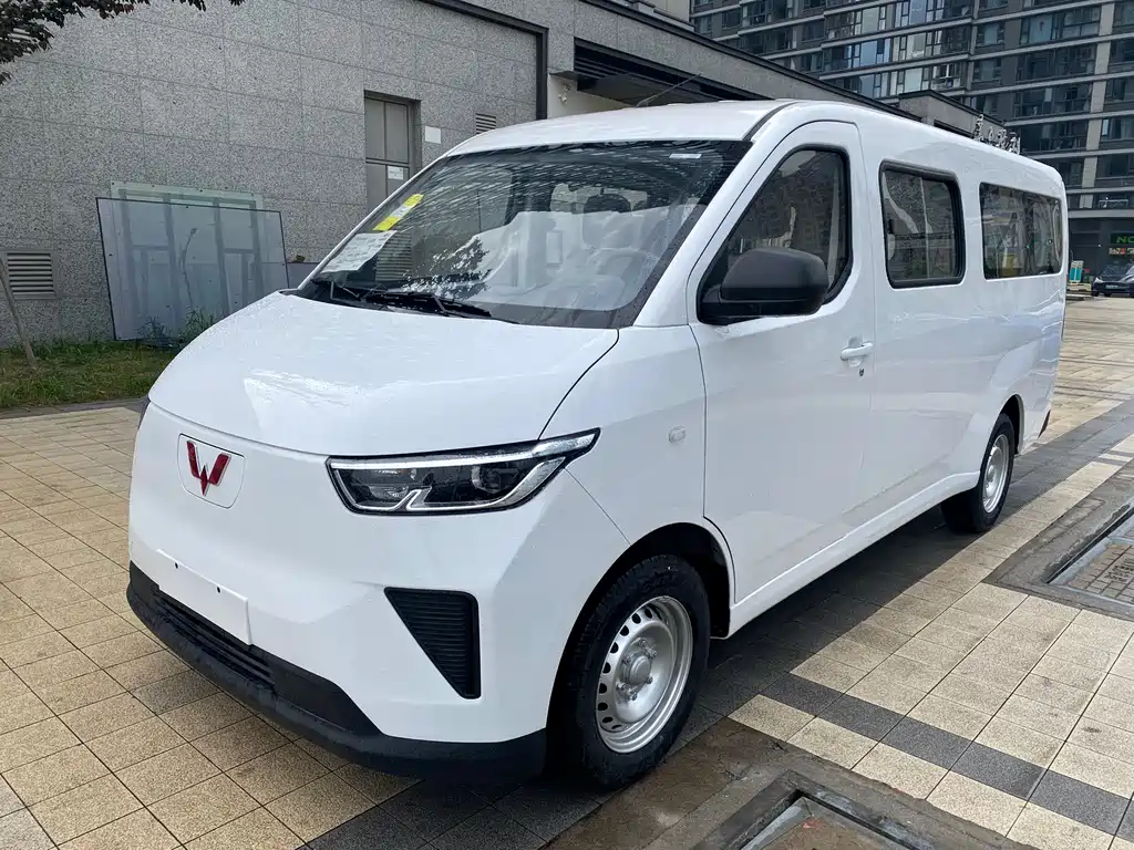 Wuling Yangguang 2024 300km Comfortable Bus version 75kW