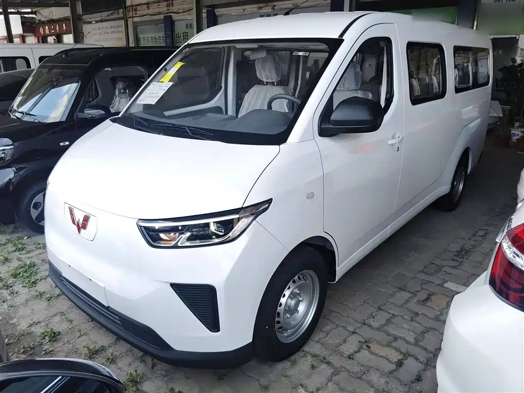 Wuling Yangguang 2024 300km Comfortable Bus version 75kW