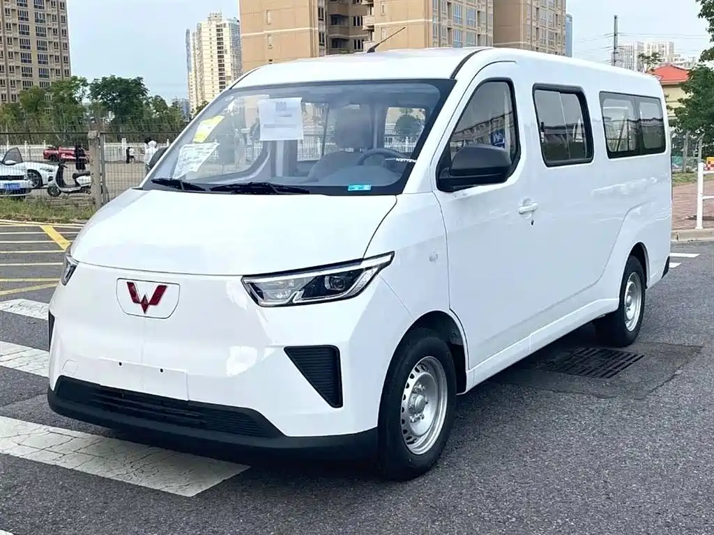 Wuling Yangguang 2024 300km Comfortable Bus version 75kW