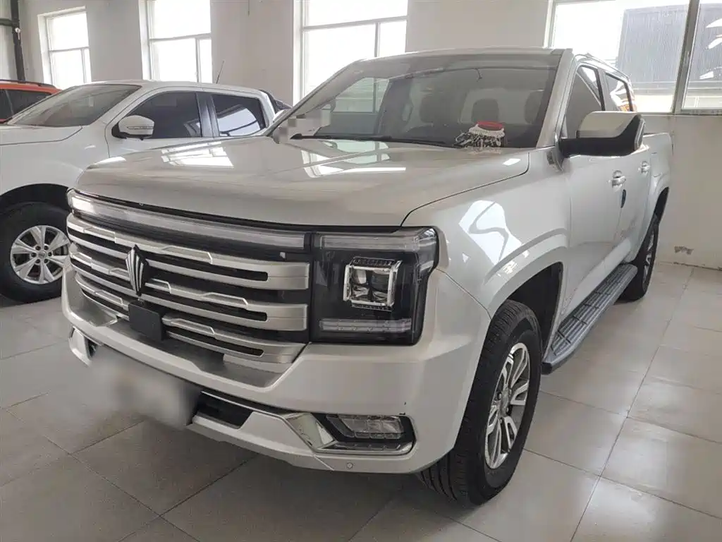Avenue 2023 Light Chaser 2,3-тонный дизельный автомобиль с автоматическим полным приводом, модель Yuexiang со стандартным валом