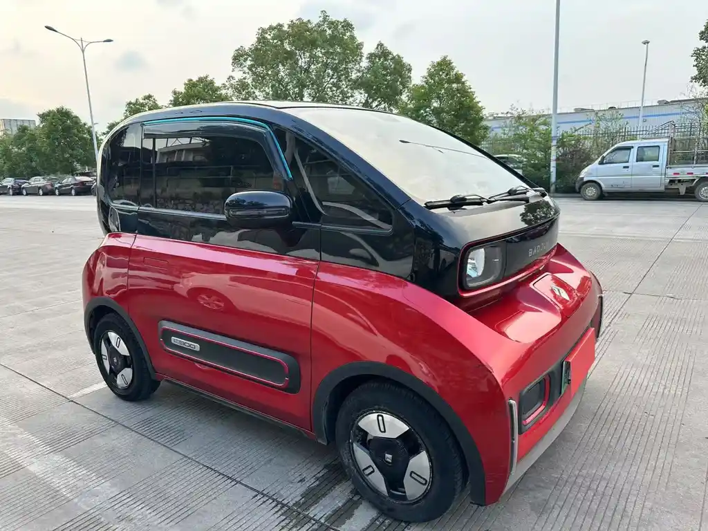 Baojun E300 2020 Star Future Edition
