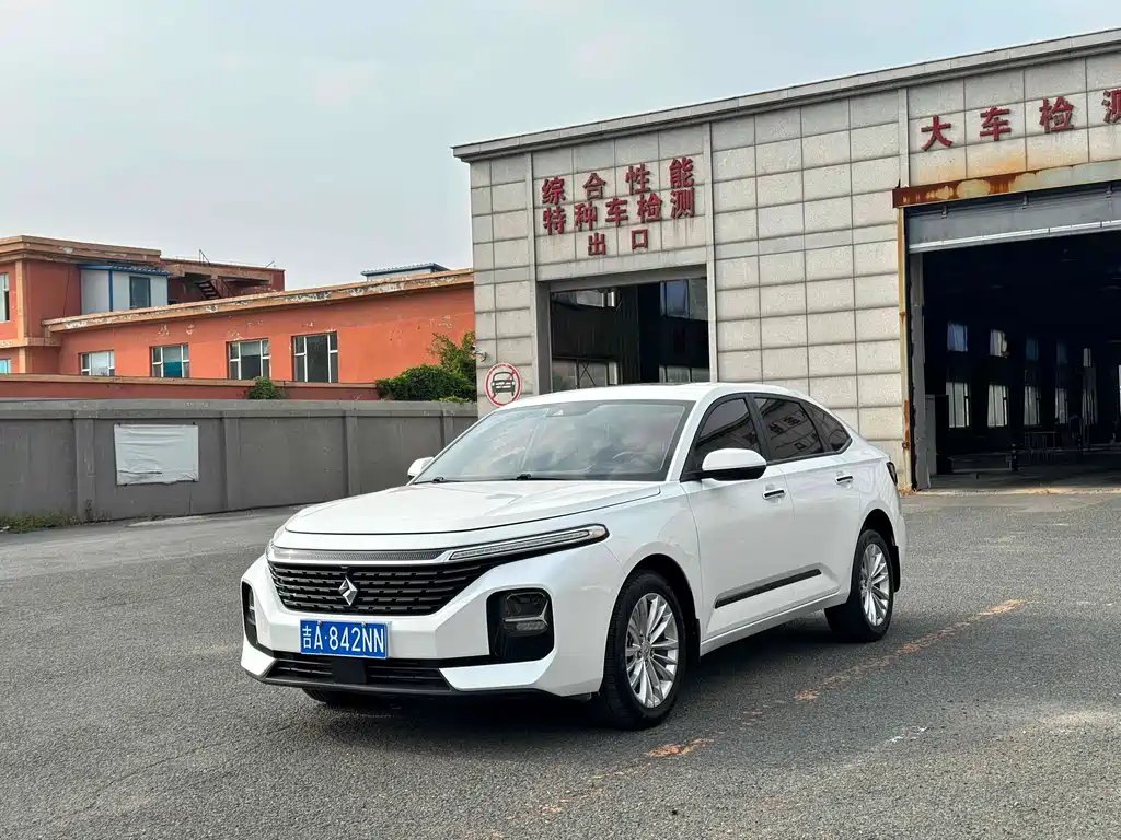 Baojun RC-5 2020 1.5T CVT Zhiyao flagship model