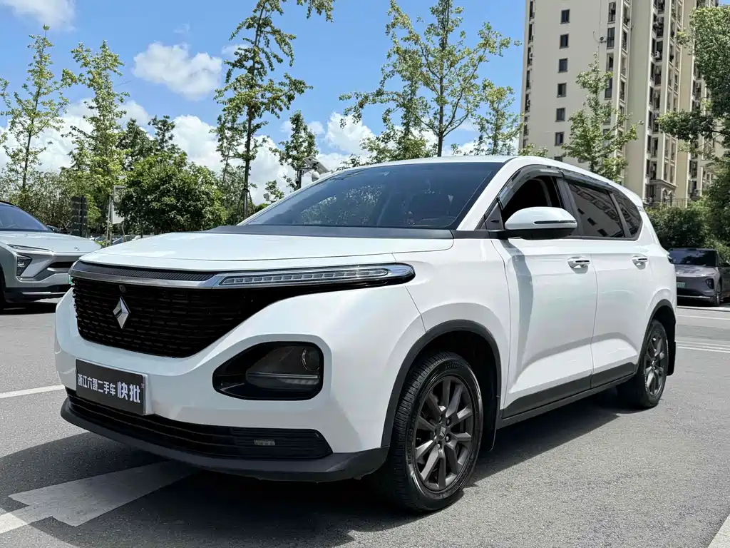 Baojun RM-5 2019 1.5T manual 24-hour online elite 5-seater