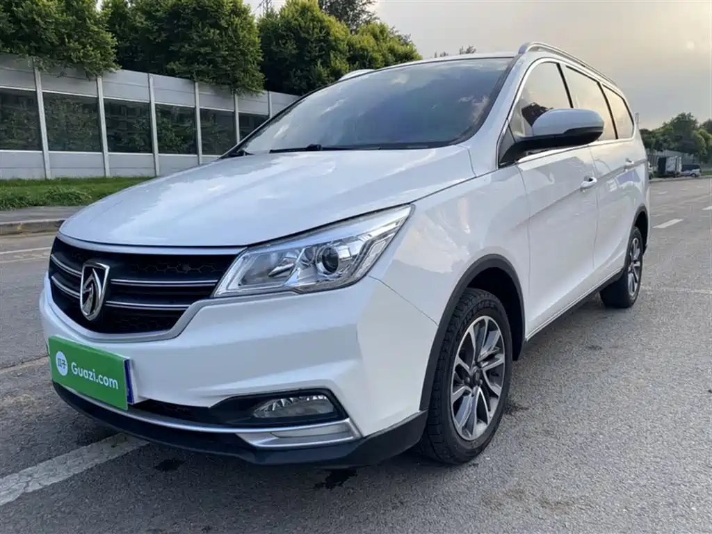 Baojun 730 2019 1.5T CVT fashion 7-seater national V