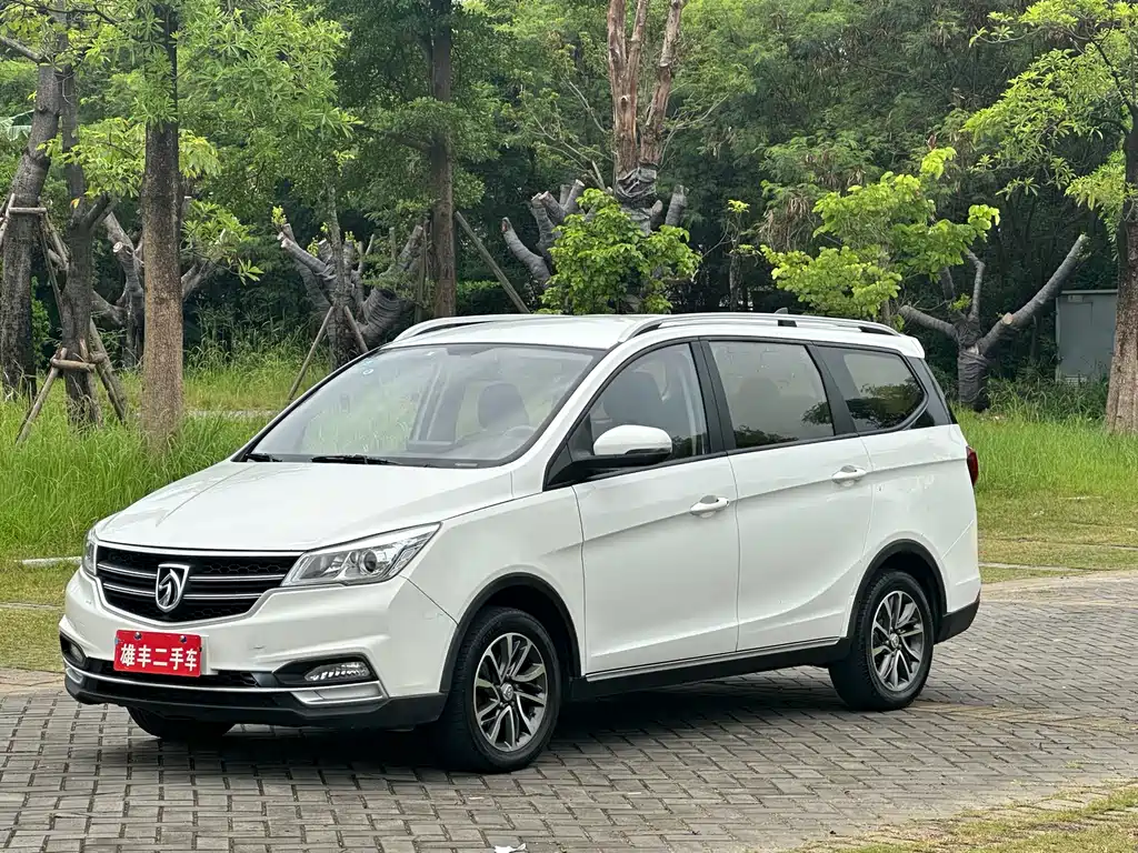 Baojun 730 2019 1.5L manual fashion type 7-seater country VI