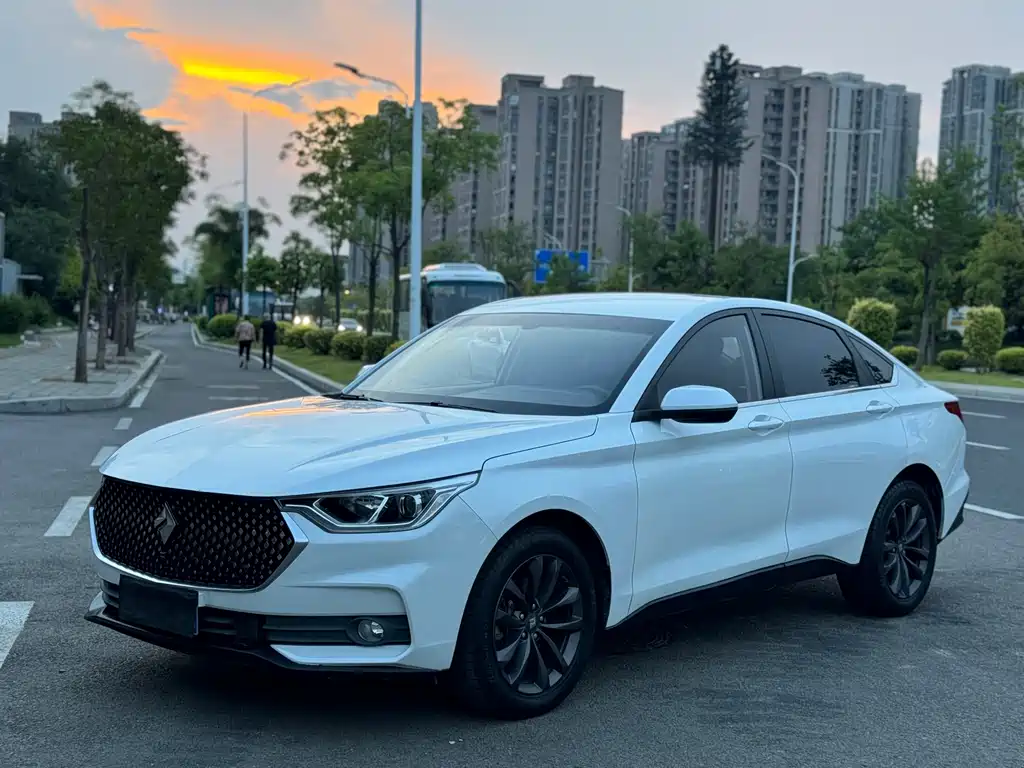 Baojun RC-6 2019 1.5T CVT 24-hour online luxury