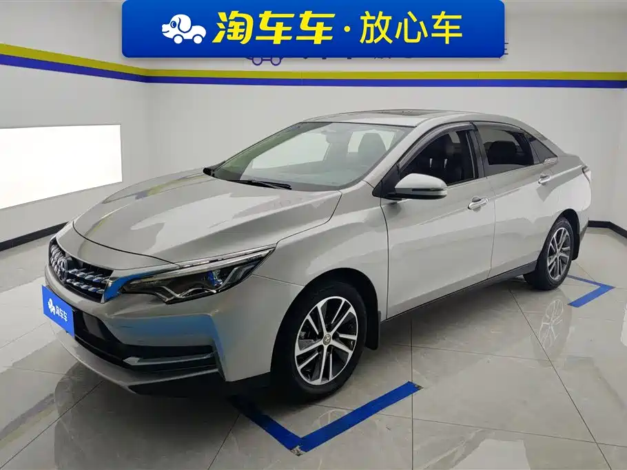 Qichen D60 2019 100,000 Glory 1.6L XL CVT Cinnabar Edition National VI