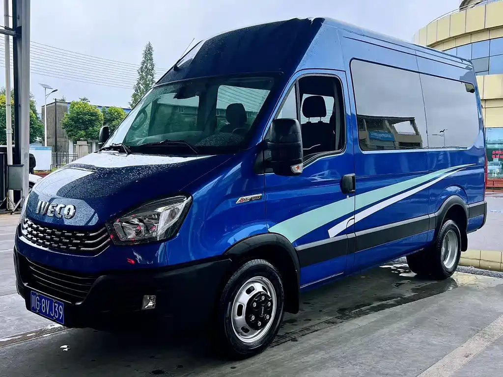 Iveco Ousheng 2021 3,0T автоматическая длинноосная короткая подвеска Chaorui с высокой боковой раздвижной дверью F1C