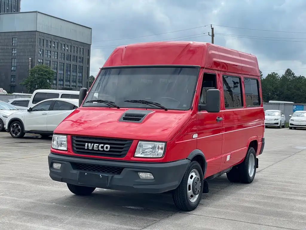 Iveco proud 2020 2.5T A35 bus double tire low-top 5-9 seat national V