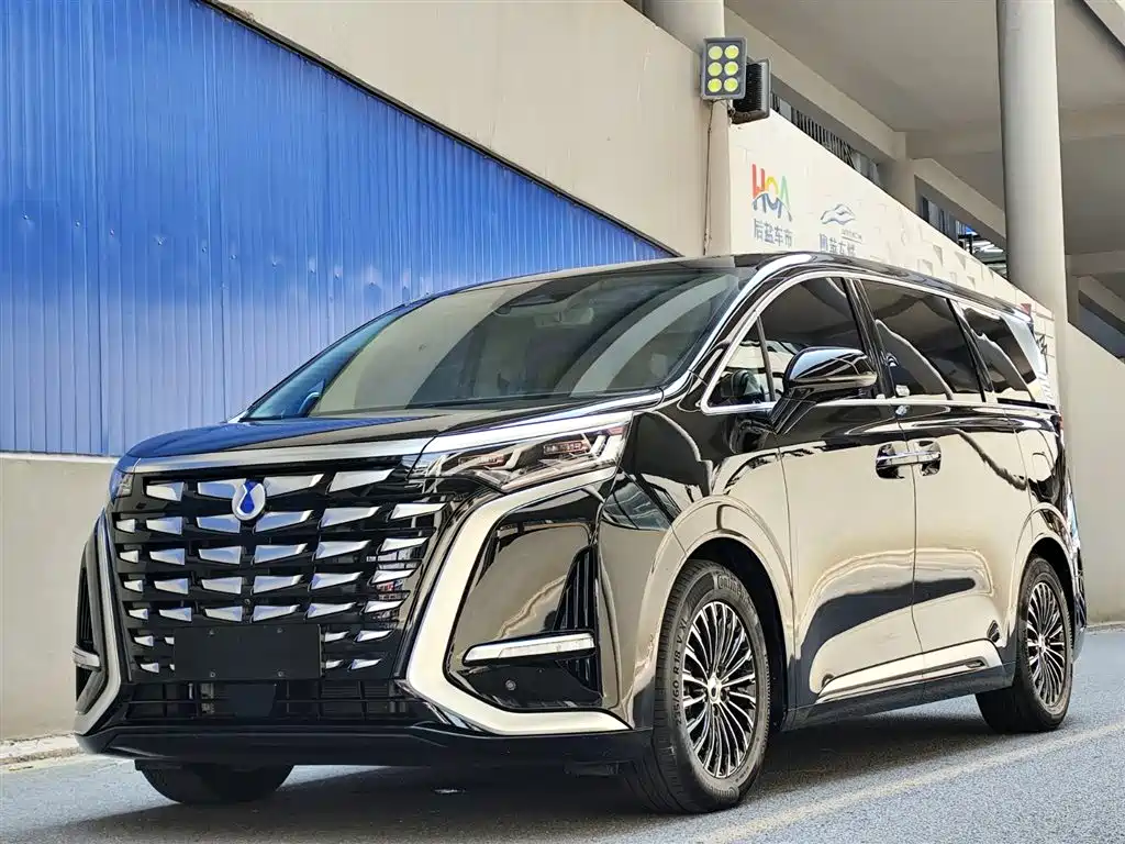 Denza D9 2022 DM-i 970 four-wheel drive flagship model