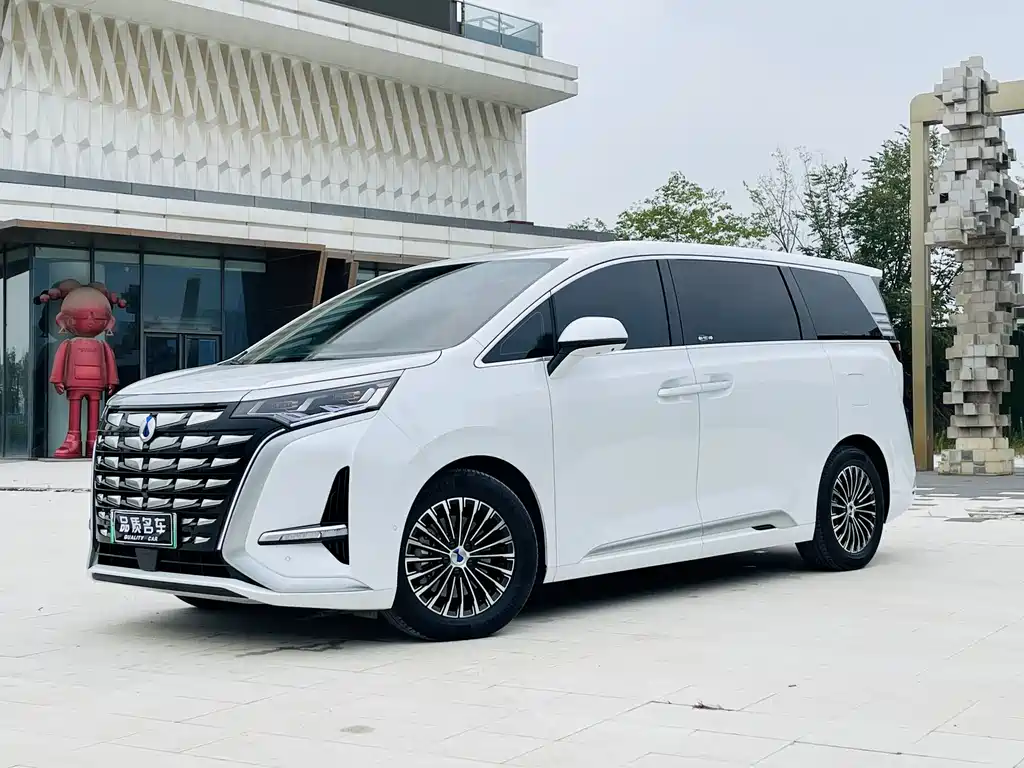 Denza D9 2024 DM-i 980 four-wheel drive flagship model