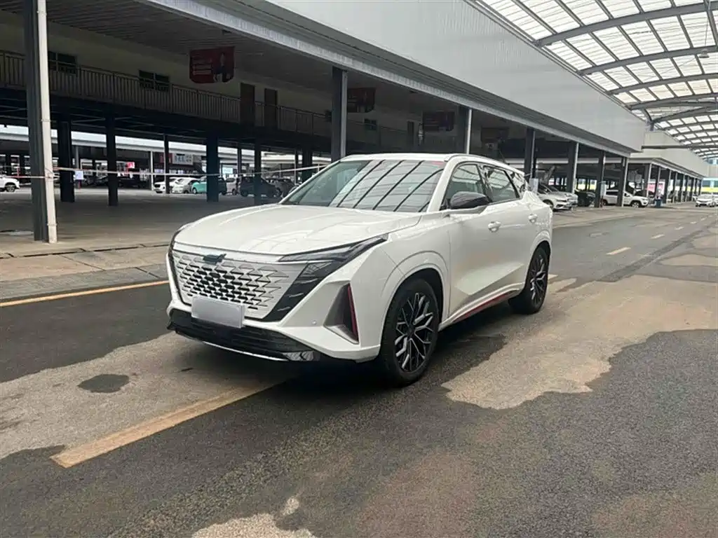 Changan Auchan Z6 2023 Blue Whale 1.5T DCT Smart Collar City Edition