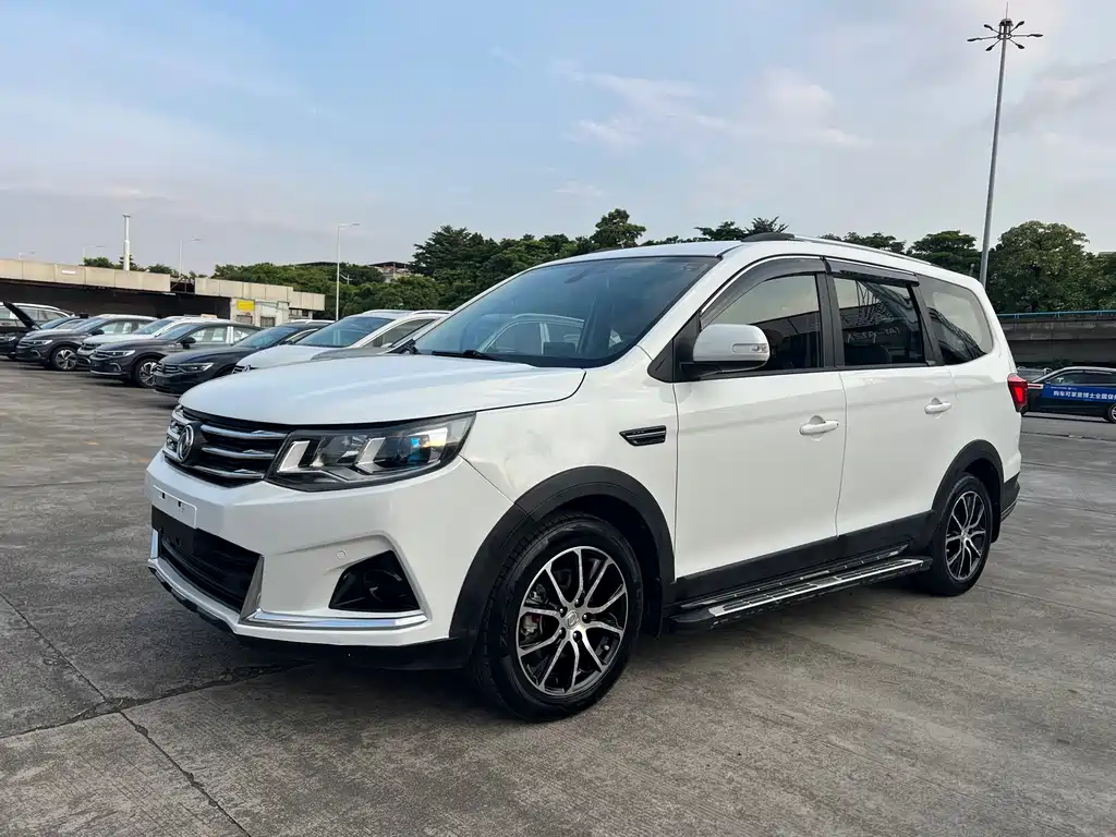 Fengxing SX6 2019 1.6L Manual Luxury National VI