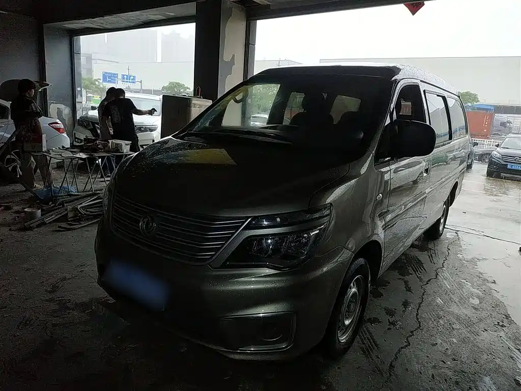 Lingzhi 2019 M5L 1.6L 7-Seat Basic National VI