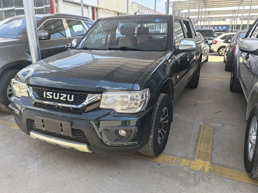 Qingling Isuzu T17 2021 3.0T diesel four-wheel drive guardrail car with extended wheelbase 4KH1CT6H1