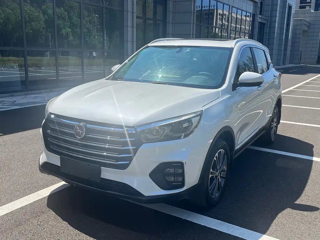 Hanteng X5 2019 грузоподъемностью НЕ более 1,5 тонн с ручным управлением Smart Enjoyment Type на 7 посадочных мест
