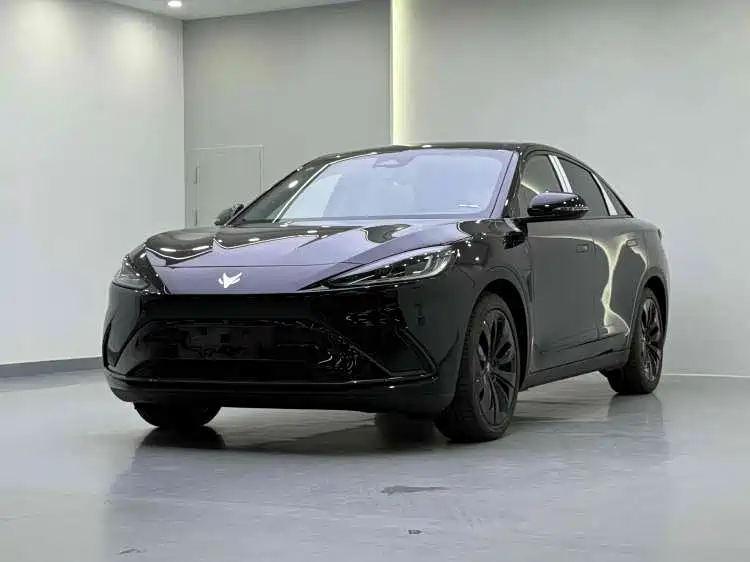 Polar Fox Alpha S 2023 603D Forest Edition мощностью 320 кВт