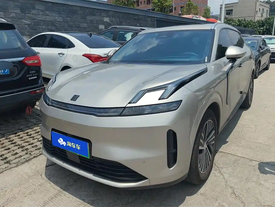 Модель Lynk & Co. 08 EM-P 2025 с длительным сроком службы батареи 245 км Halo