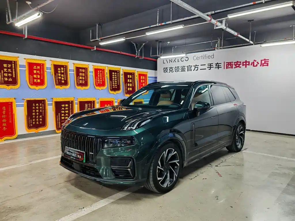 Lynk & Co. 09 EM-P 2024 2.0 TD EM-P УЛЬТРА шестиместный автомобиль с полным приводом