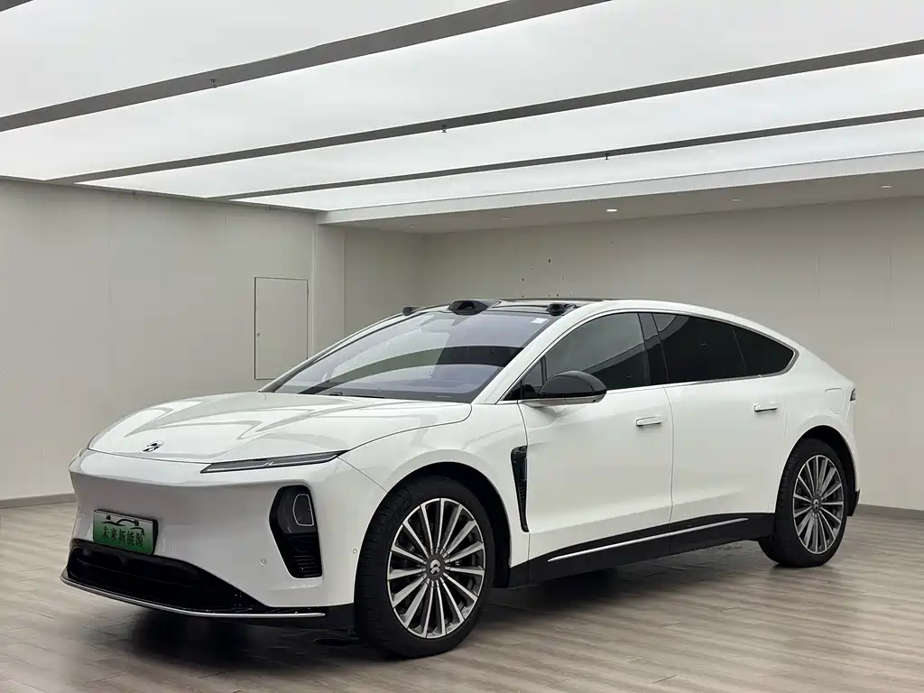 Модель Nio ET9 2025 мощностью 102 кВт*ч