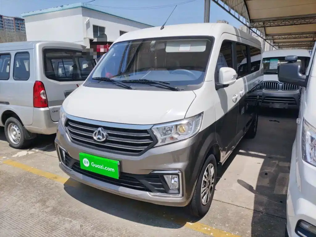 Комфортабельный 5-7-местный автобус Cross Star V5 2022 объемом 1,5 л JL473QH