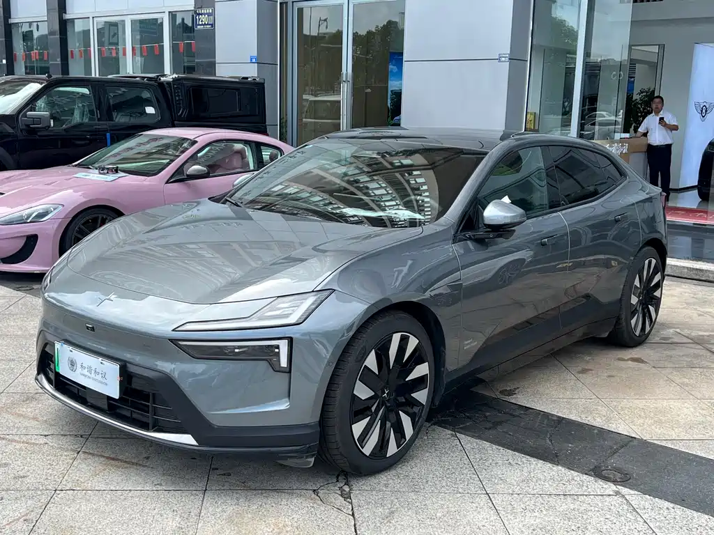 Polestar 4 2023 single motor standard battery life PLUS