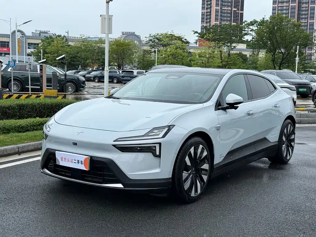 Polestar 4 2024 single motor standard battery life PLUS dual star connected version
