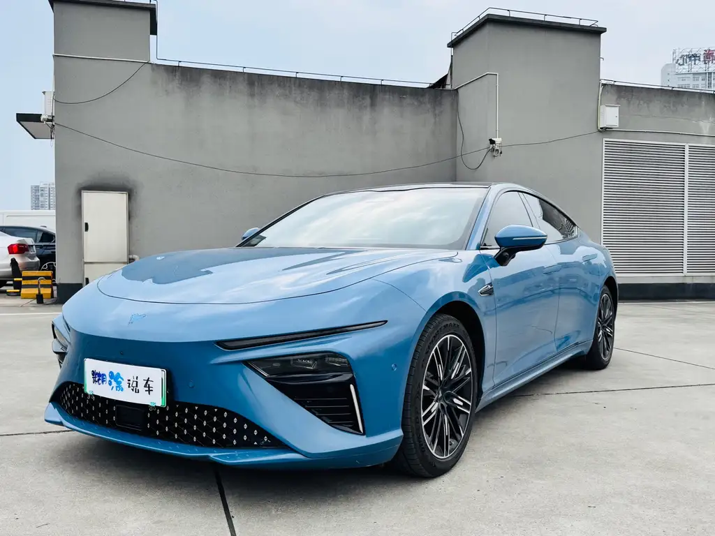Версия Nezha S 2022 с увеличенной дальностью хода 1160 км версия со средним задним приводом