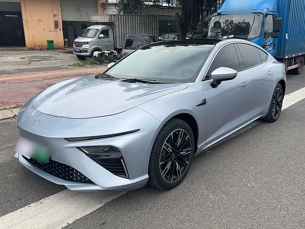 Nezha S 2022 чисто электрическая версия среднего класса с задним приводом на 715 км