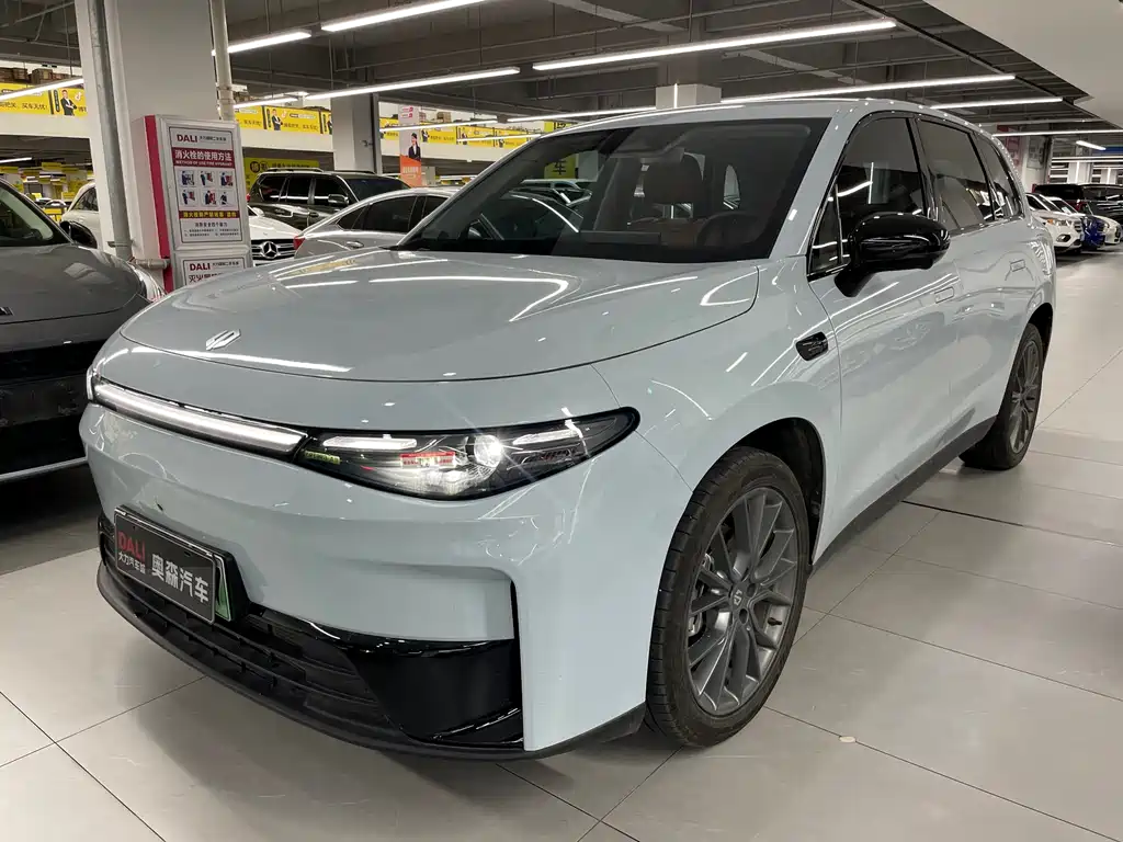 C10 с нулевым пробегом 2024 модель 210 Comfort Edition